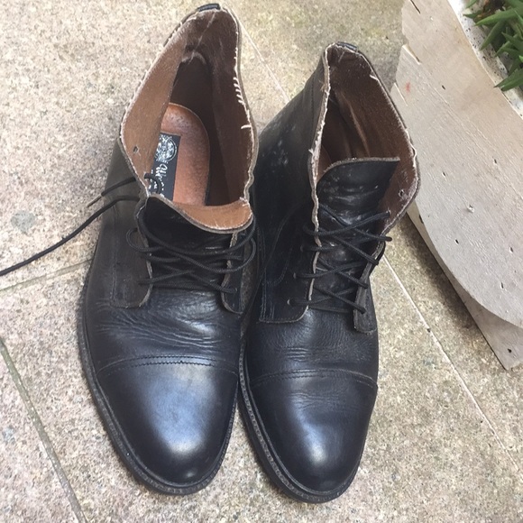 Men’s leather boots. - Picture 1 of 2